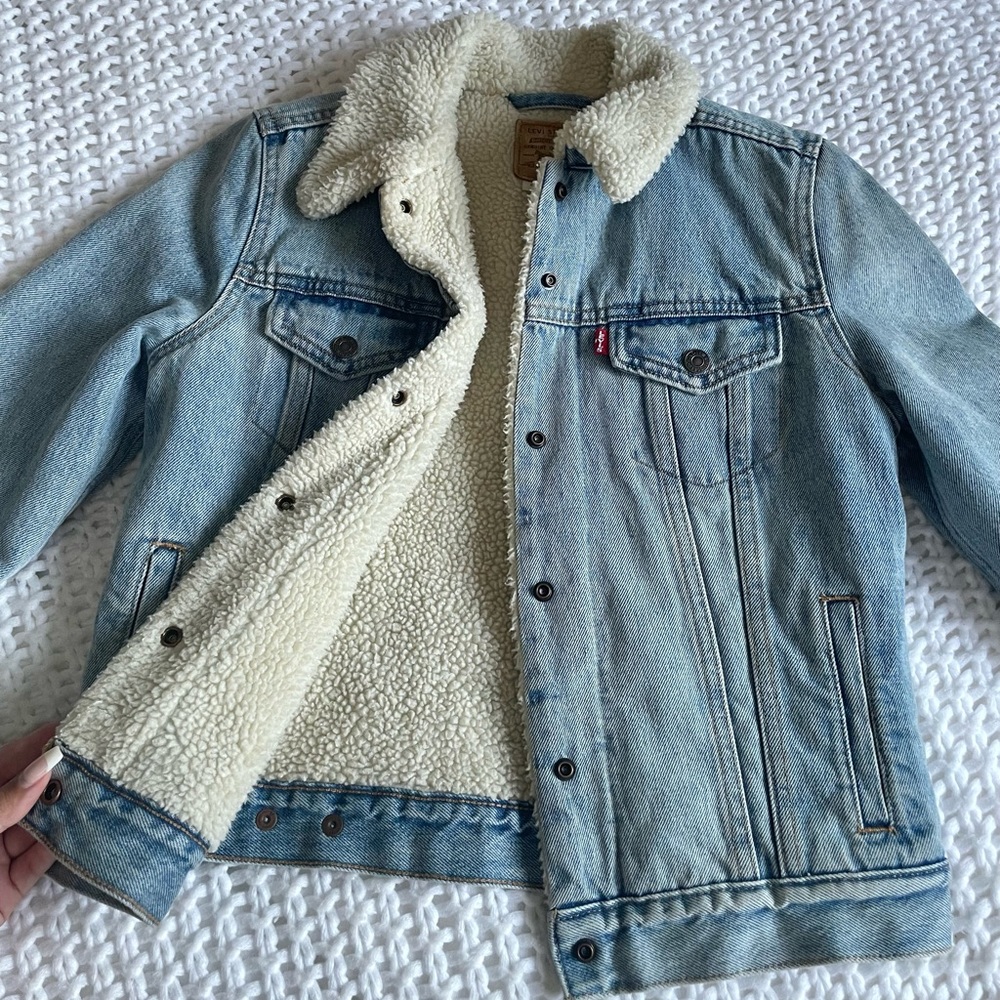 Vintage Levi’s Sherpa Jacket never worn!